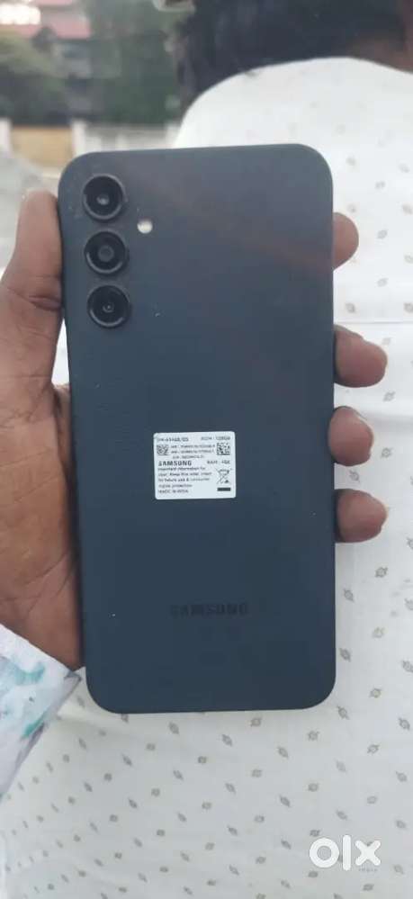 Lady used like new with original  original charger m buying new