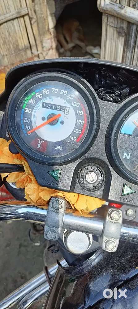 Gari pura condition me hai  jyada din nhi chala hai