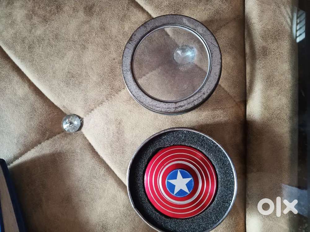 Captain america fidget spinner with metal casing