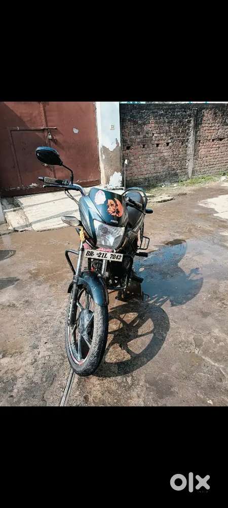 Yah gadi bahut super condition mein 4 sal ka Chala hua Hai price 40000