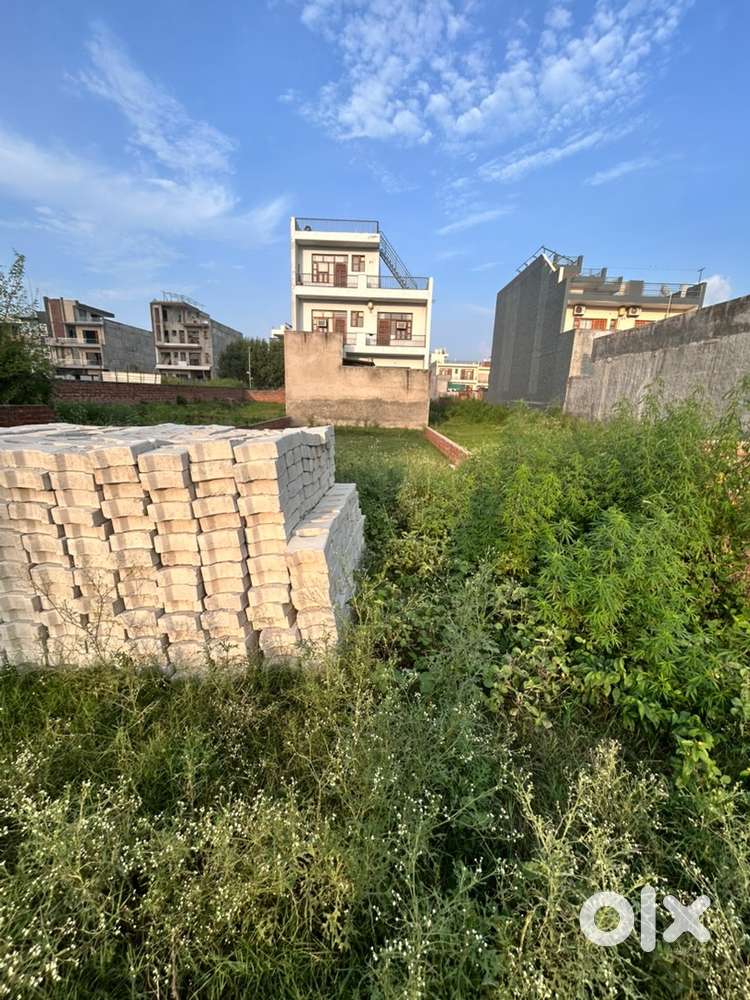 105 gajj plot for sale in H block sector 123 sunny enclave