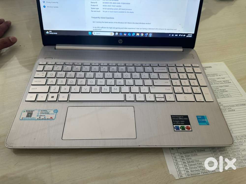 HP laptop i3 11th genration looks new
