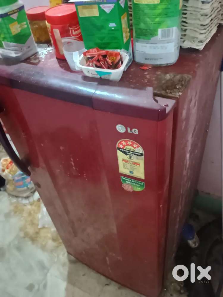 Refrigerator and washing machine