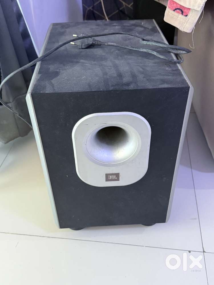 JBL woofer, 3JBL speakers, Amplifier with small mic