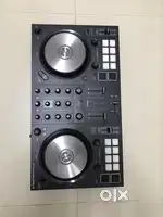 Native Instruments Traktor Kontrol S2 MK3 – Excellent Condition