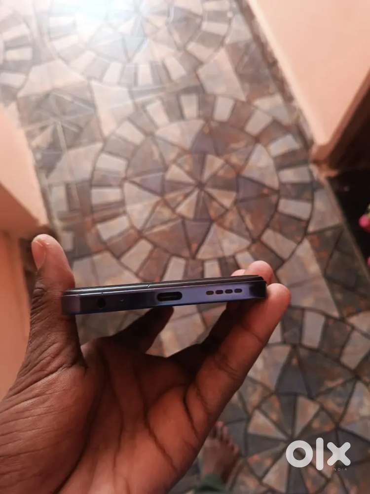 Infinex hot 40i Ram 12 Gb Storage 256