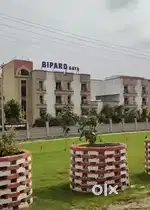 Gaya  aur bodhgaya m kahi bhi jamin chahiye to contact kre