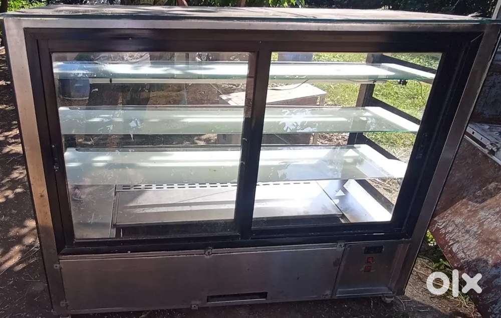 Cake Fridge For Sale in Awesome Conditions