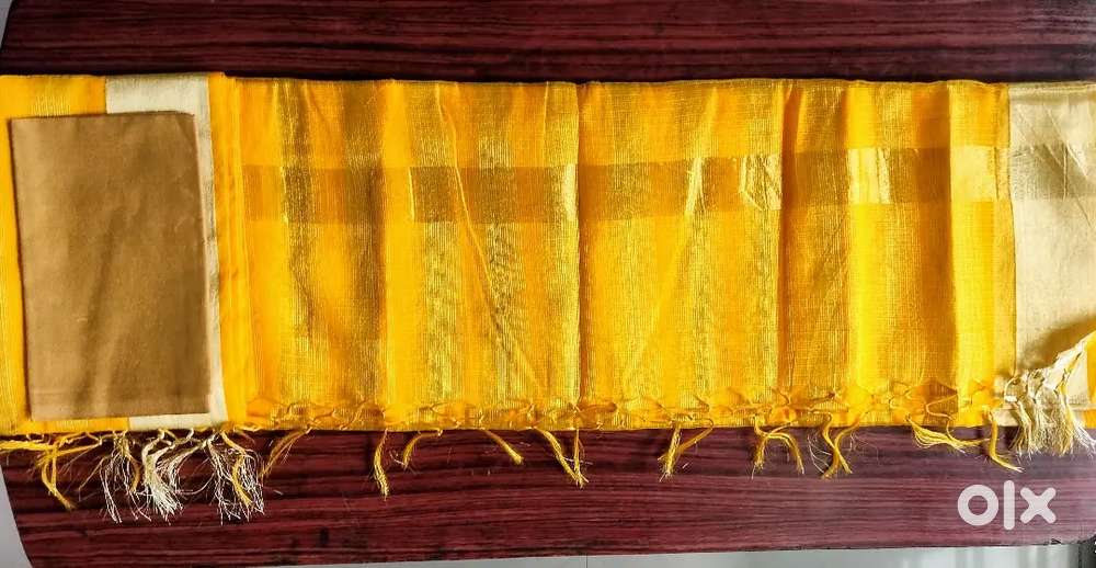 New Turmaric Color Pattu Saree With Blouse Piece and Bangle Sets.