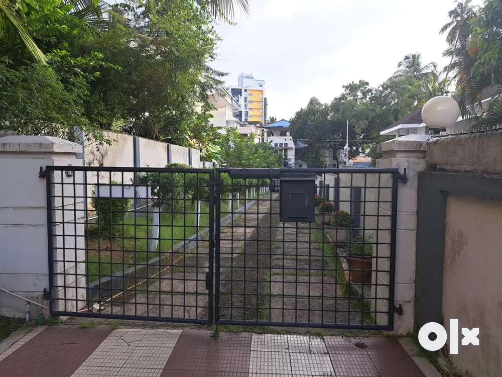 16.5 cents and 2600 Sq.Ft 4 BHK house for Sale at DPI Jn,Vazhuthacadu