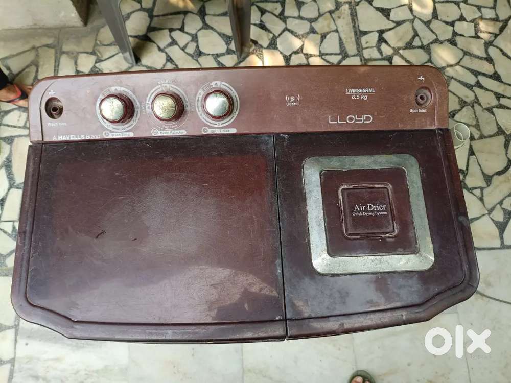 LLOYD Twin Tub Semi automatic washing machine