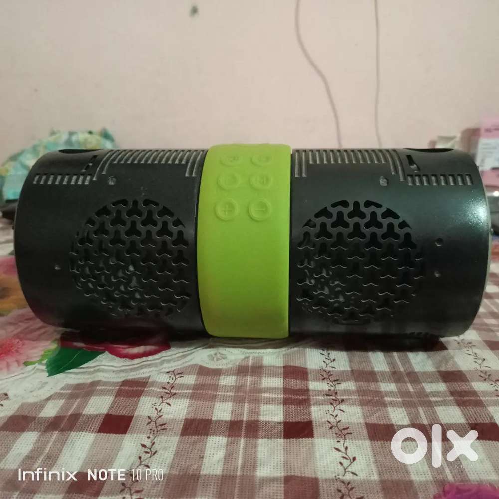 Boat stone 1200F bluetooth speaker in best condition not much used