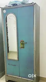 Metal Wardrobe, Iron bureau