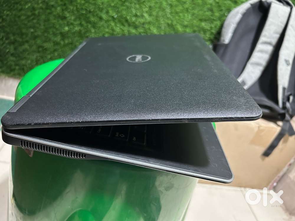 Dell core i5 ultraslim 14 inc Full Touch, like new , hurry