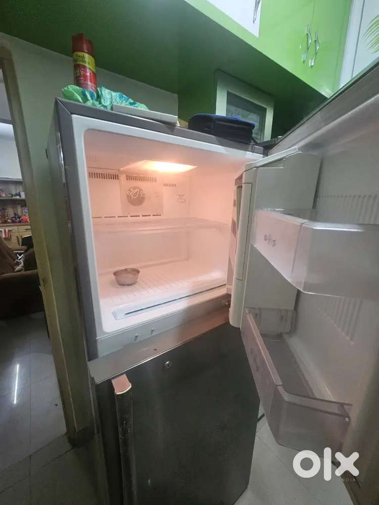 LG 422 liter Refrigerator