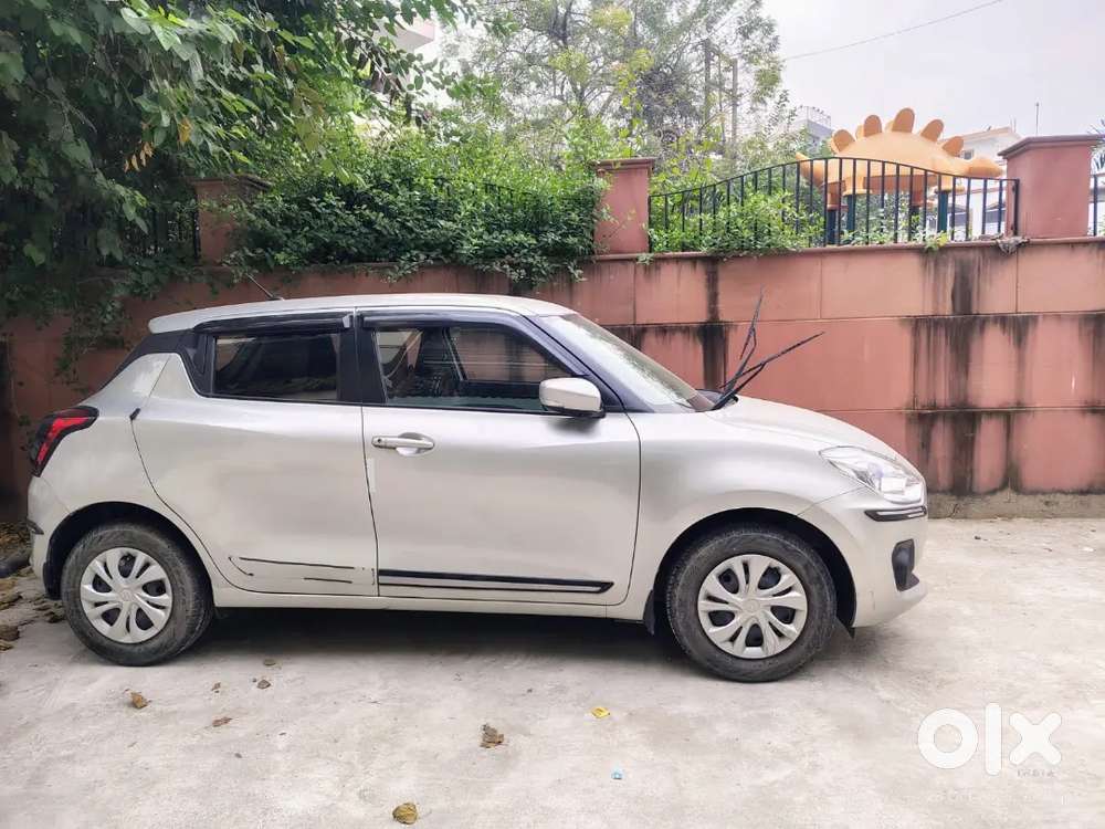 Maruti Suzuki Swift AMT 2021 Petrol 27000 Km Driven