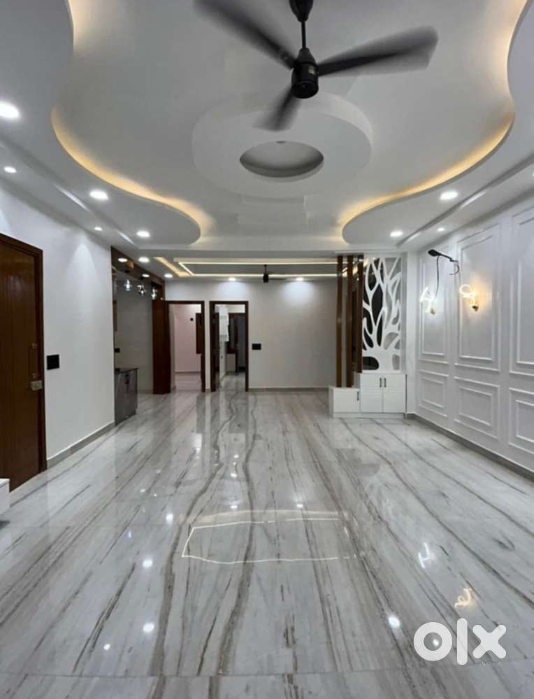 4 BHK LUXURY 250 YARDS FLOOR