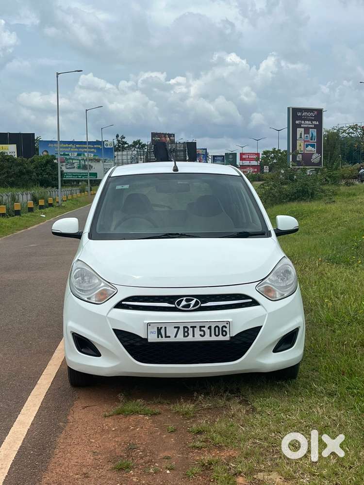 Hyundai i10 Sportz AT, 2012, Petrol
