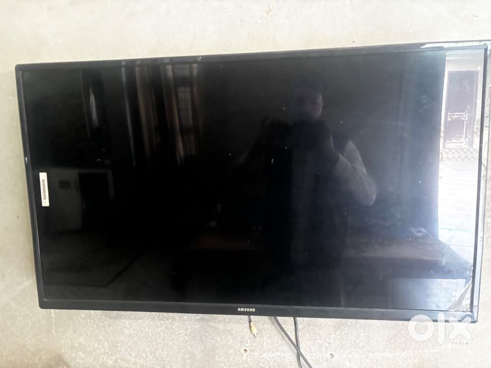 Smart Tv LED and washing machine