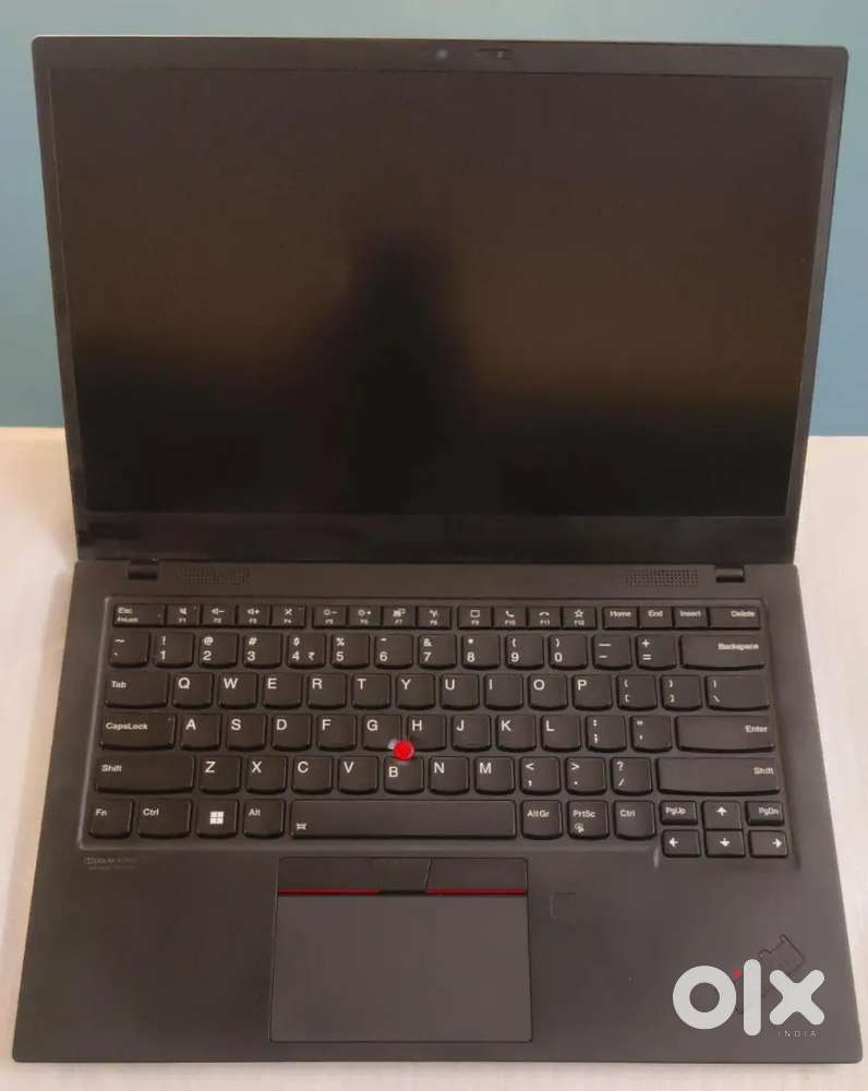 *Lenovo ThinkPad X1 Carbon*
I7 10 th gen
512 GB SSD
16 GB Ram
Webcam*