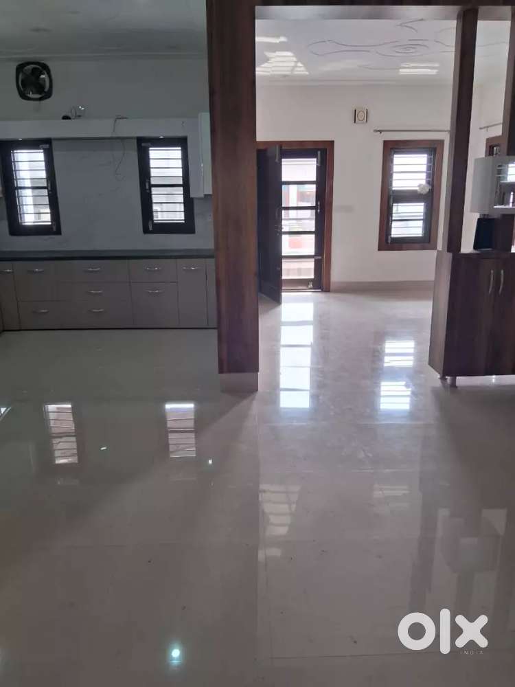 Newly owner free ground flour 2bhk house for rent in sec 7 two washroo