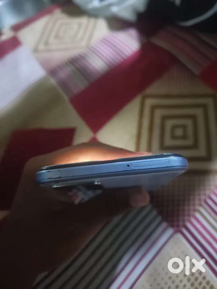 Only its back camera dose not work