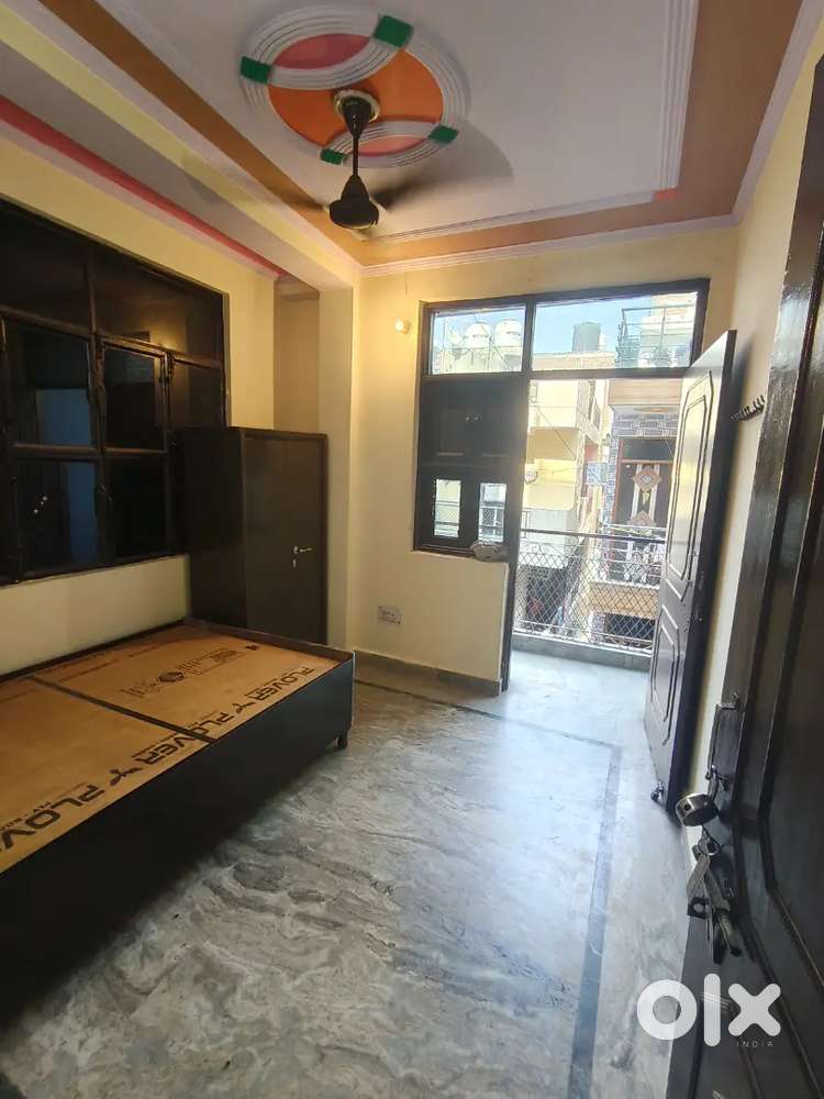 LUXURY 2BHK SEMI FURNISHED WITH 2 BALCONY FOR RENT NEAR METRO 400M