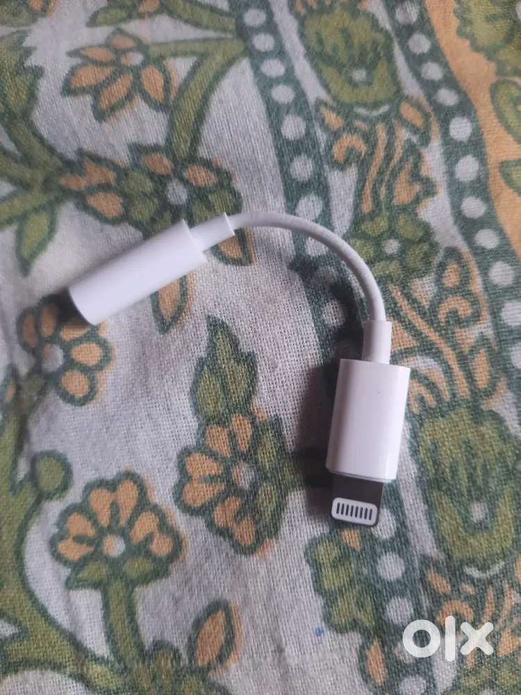 3.5mm female to lightning male adapter