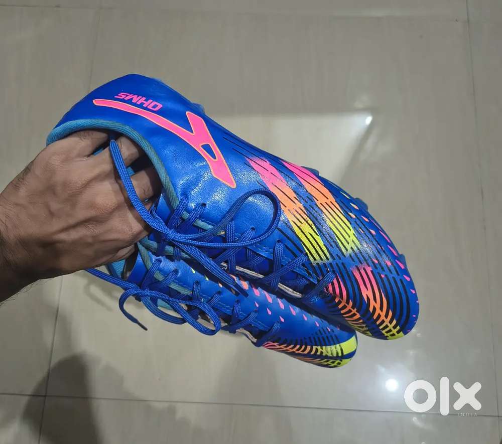 Anza Size 8 Diamond Stud Football Boots