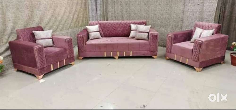 5 seater sofa is a spacious and comfortable seating small family or ro