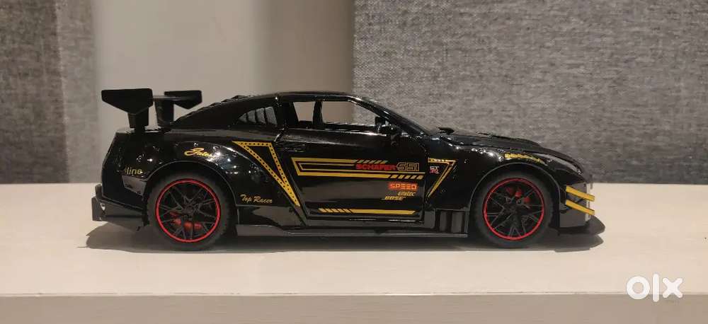 Diecast Car 1:24 scale Nissan Gtr, toy car, car model.