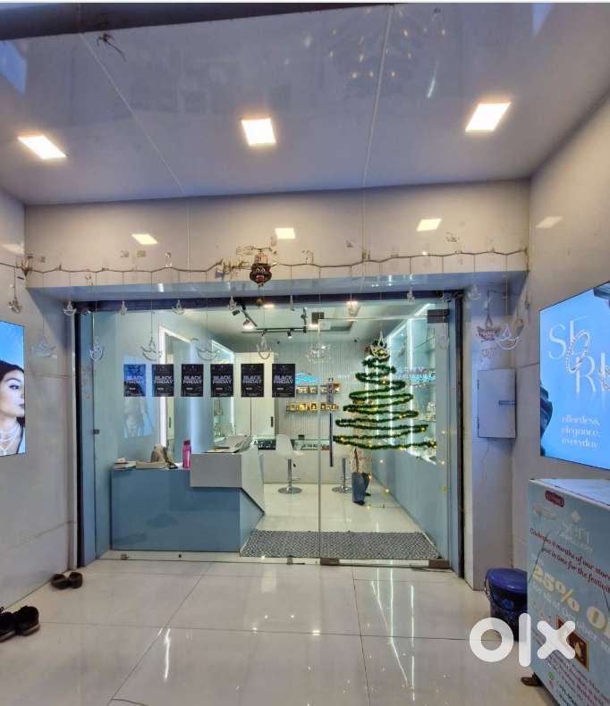 Jewellery Sales Person