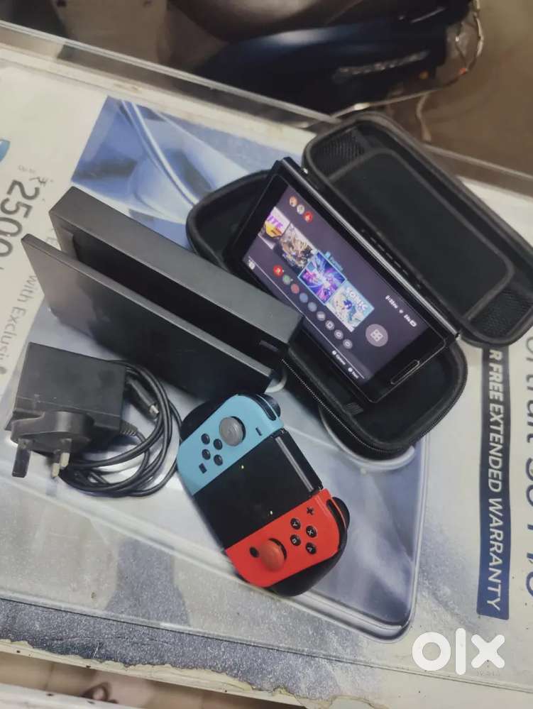 NITENDO SWITCH(with Zelda game worth 5000) All original accessories