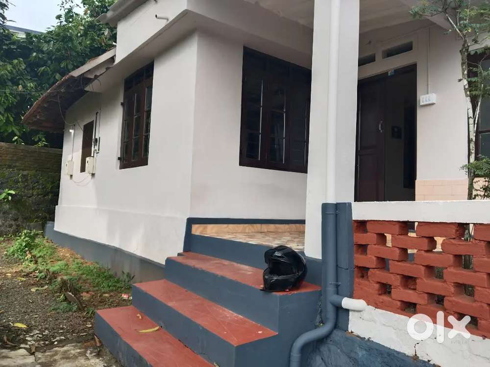 കോട്ടയം തിരുനക്കര അടുത്ത്  8k, 10k, 12k ,  3  SPACE  AVAILABLE