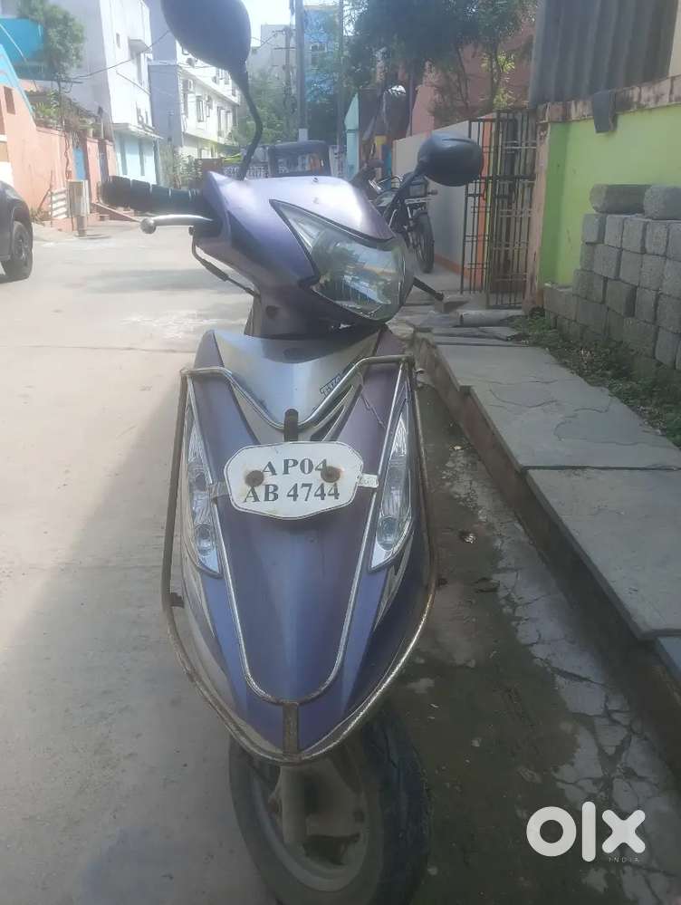 TVS scooty streak