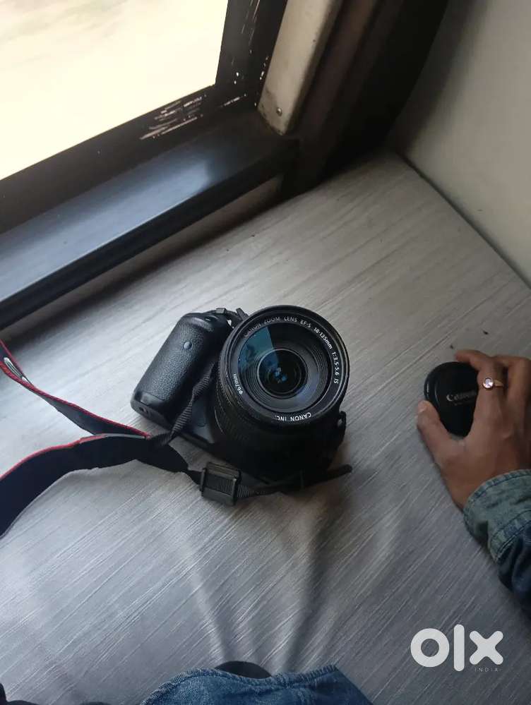 canon camera with lens