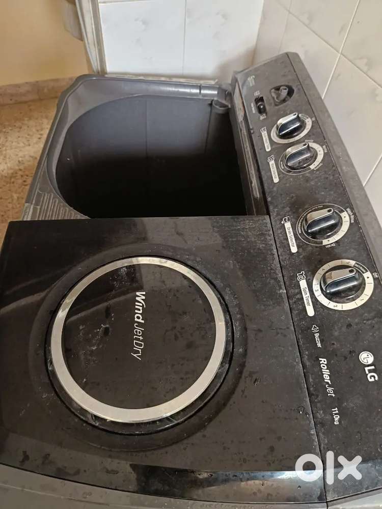 LG semi automatic washing machine