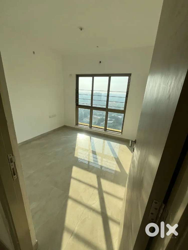 4 BHK SEMI FURNISHED WITH 3 PARKING RENTAL MALAD WEST