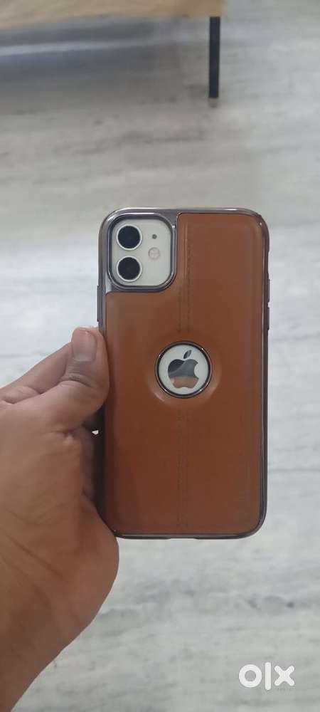 I phone 11 82 battery health with bill box all phone is original