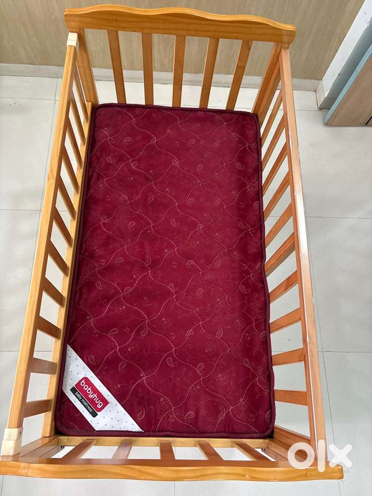 Baby cot bed