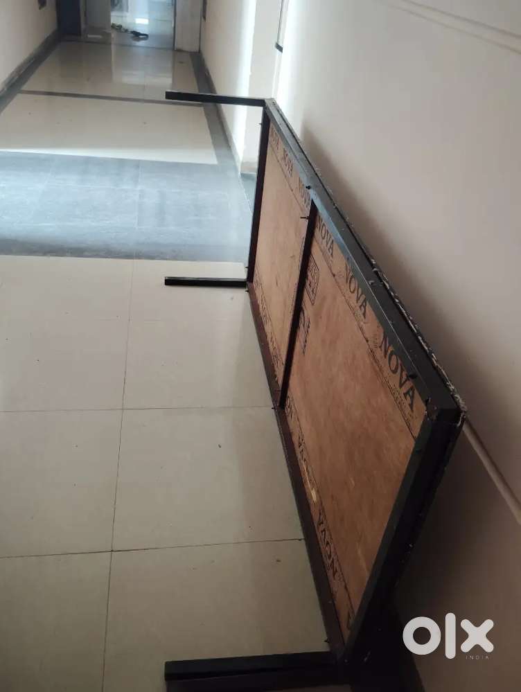Stand bed urgent sell
