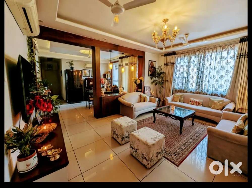 7 Seater Sofa with cushions