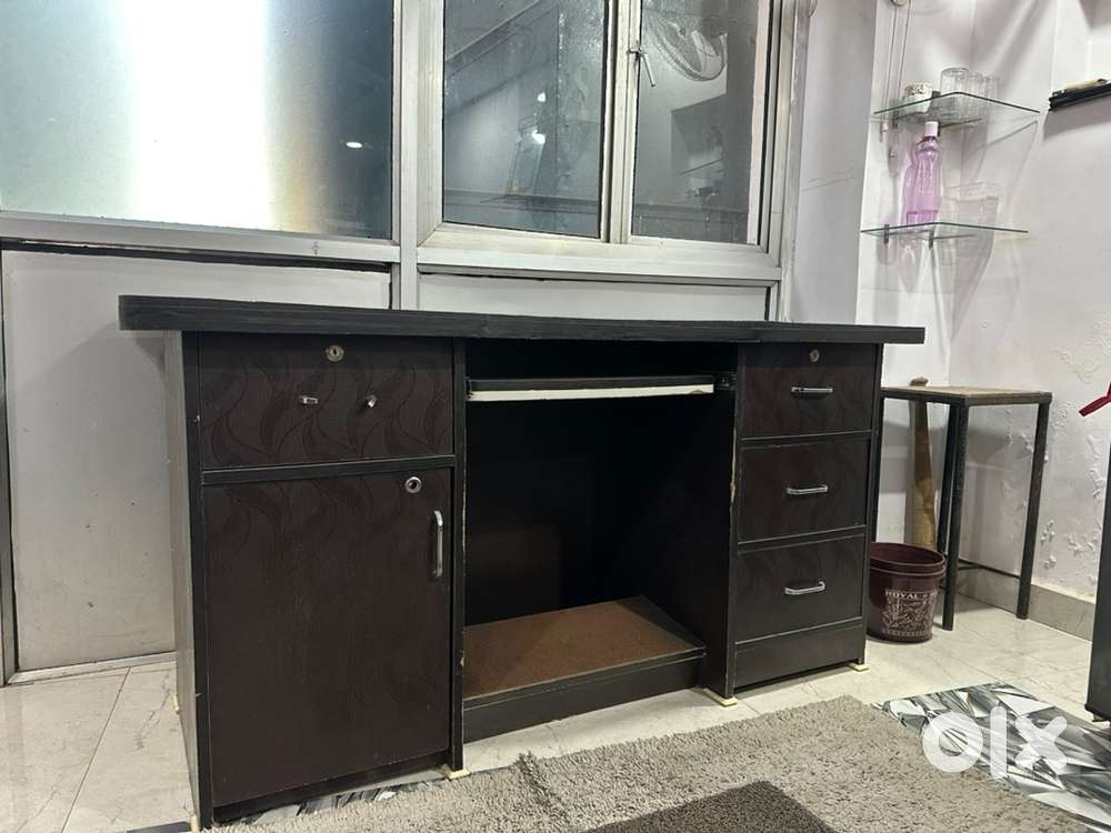 Office table 6ft x 3ft