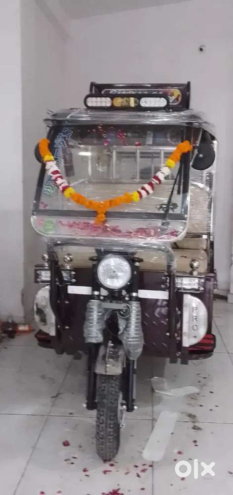 New e rickshaw khalsa 21 din hua he liye ko