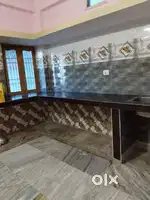 For girls 1 room with hall and kitchen in 3bhk flat available