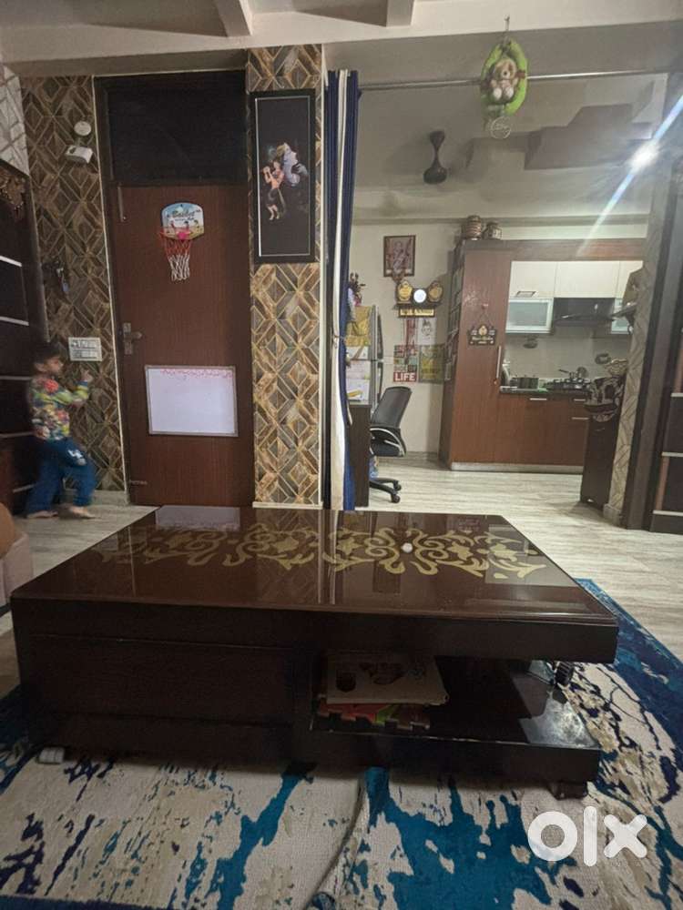 Centre table