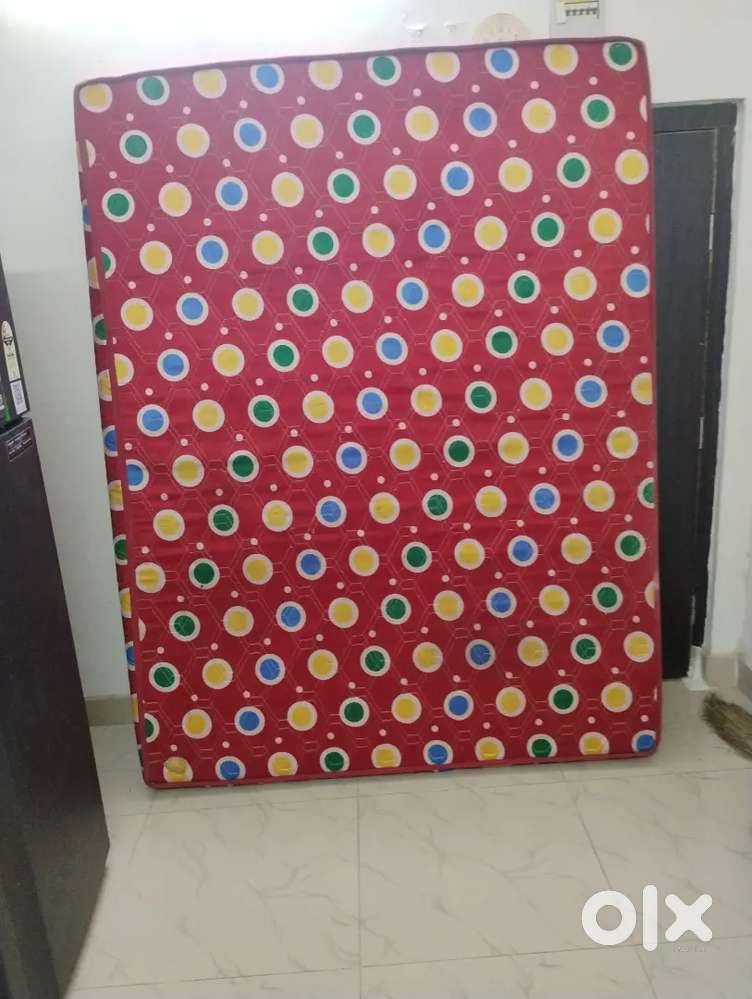 78×72 bed (7 months old)