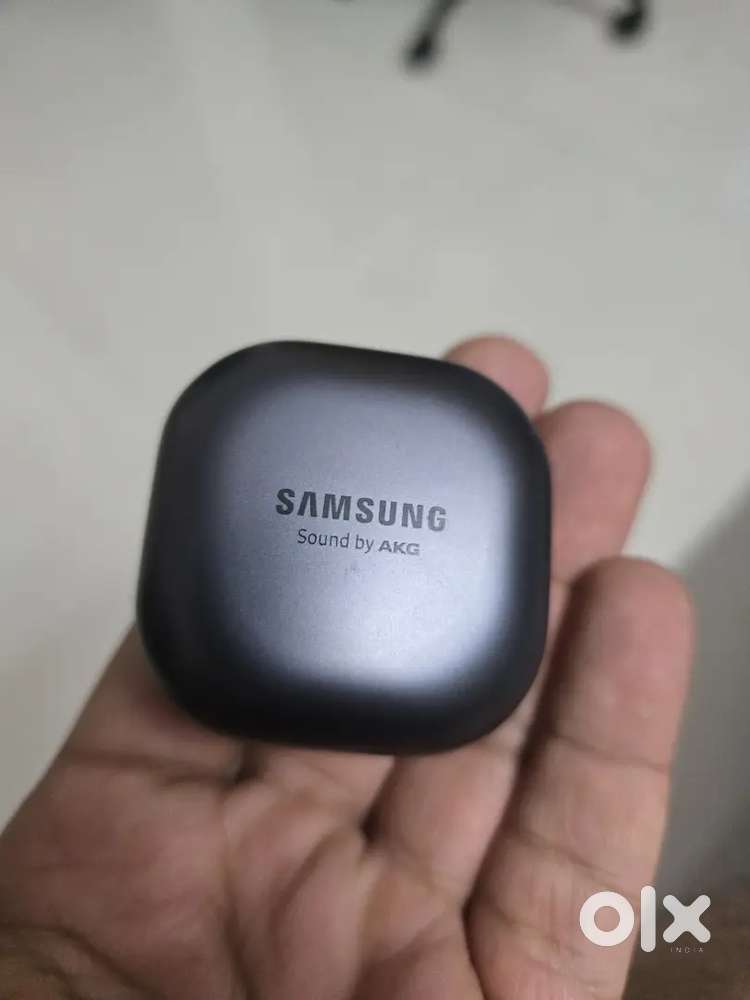 Samsung buds live case + left side bud