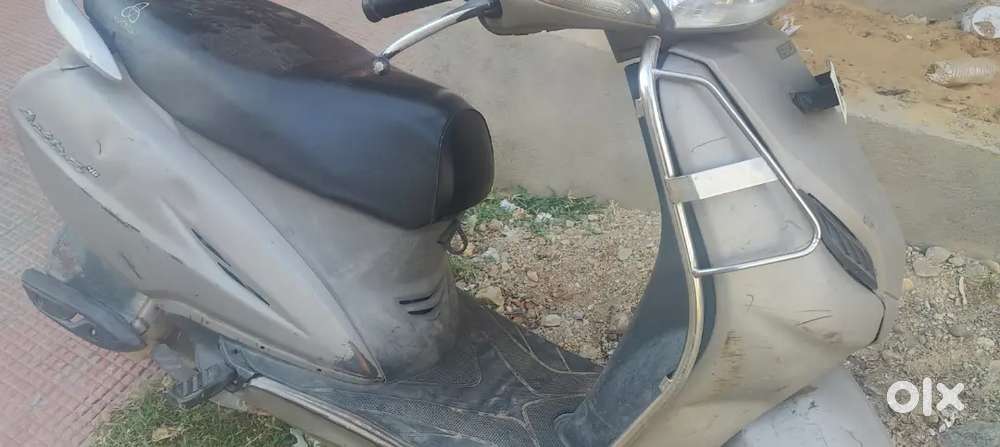 Saling my scooty