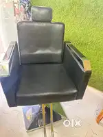 Saloon chair